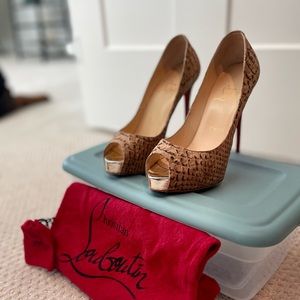 Christian Louboutin Size 35 “New Very Prive” Pumps